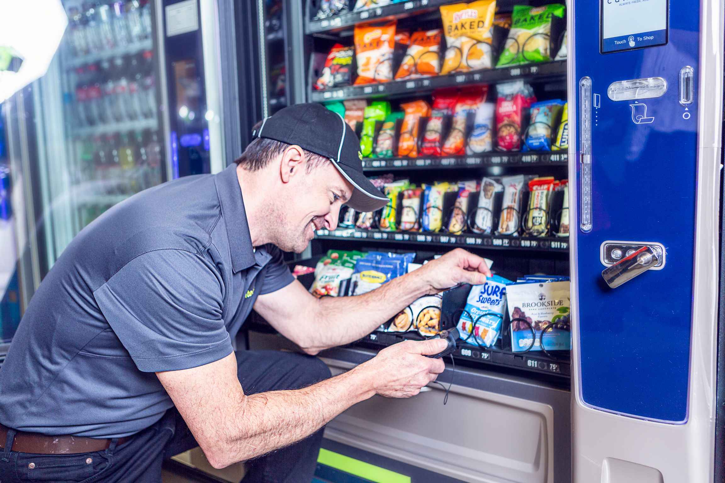 Featured image of 3 Ways Modern Vending Machines Boost Edmonton, St. Albert, and Sherwood Park Break Rooms
